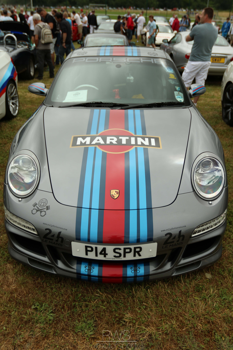 Illustration for article titled Classic British Welcome Photos (Le Mans Carshow)